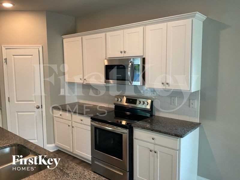 5517 Cobblestone Glen Dr - Photo 4 of 10