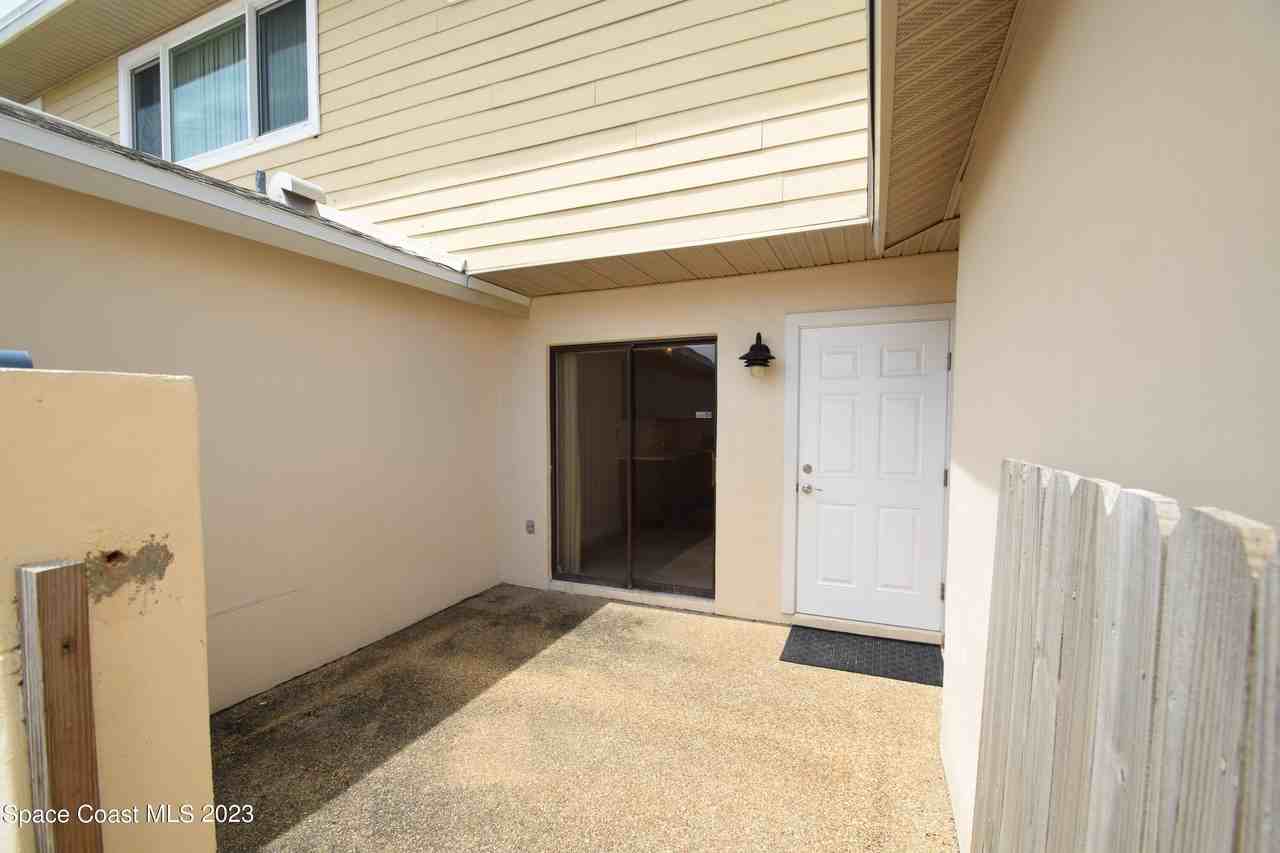 658 Atlantic Dr - Photo 3 of 50