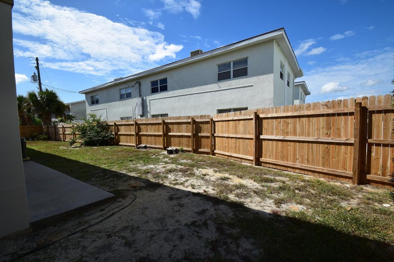 658 Atlantic Dr - Photo 6 of 50