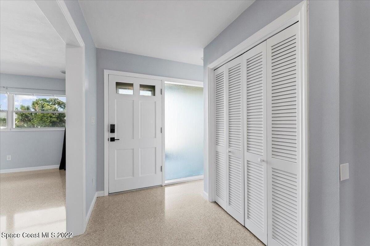 215 Marion St - Photo 6 of 20