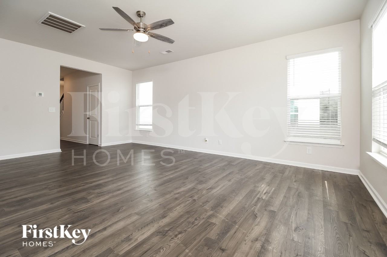 302 Ashborne Ln - Photo 2 of 15
