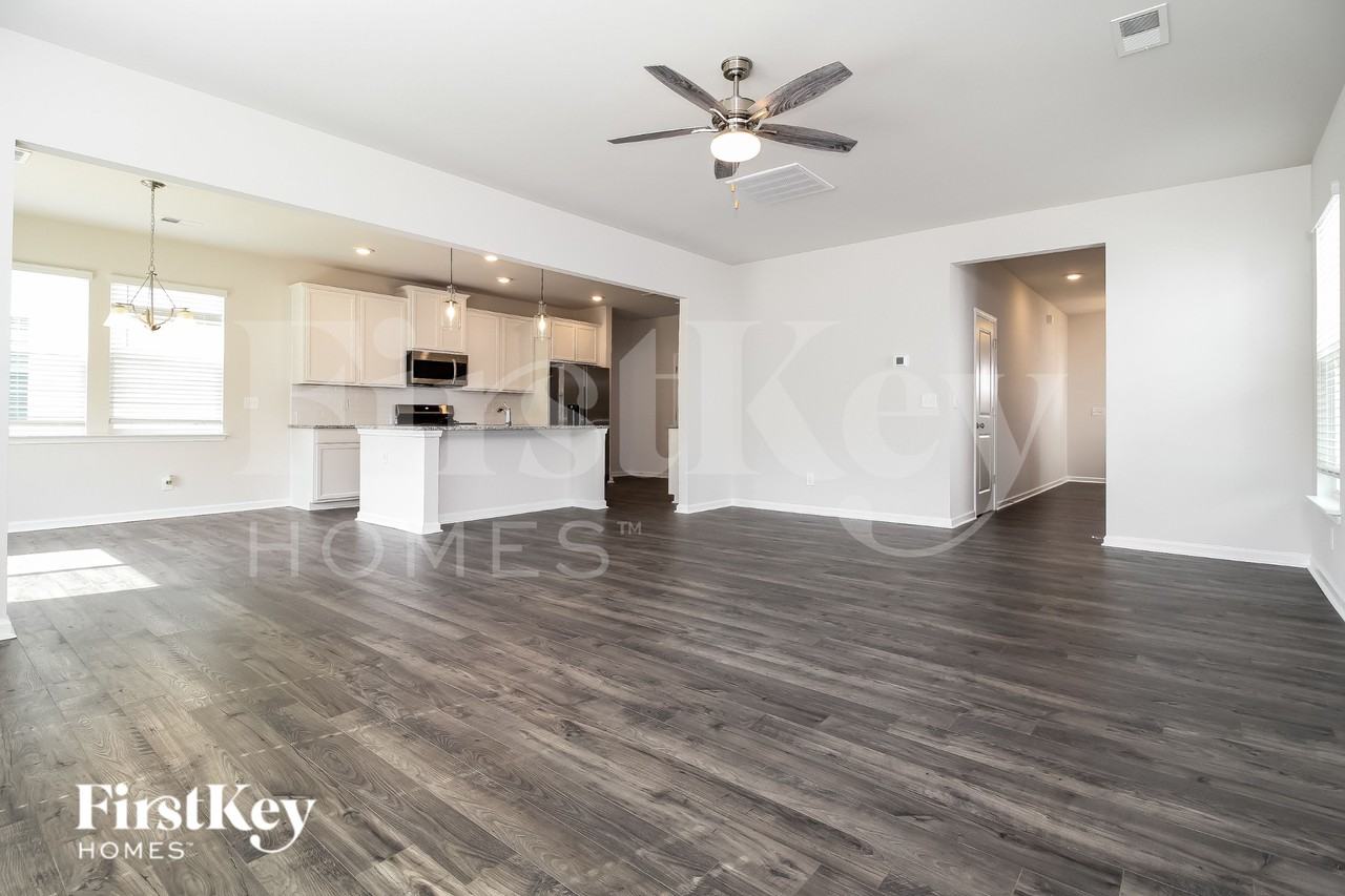 302 Ashborne Ln - Photo 3 of 15