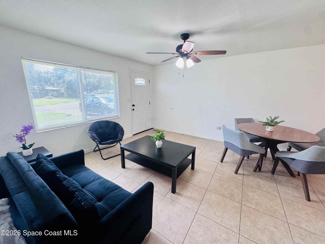 1812 Oakwood Dr - Photo 3 of 12