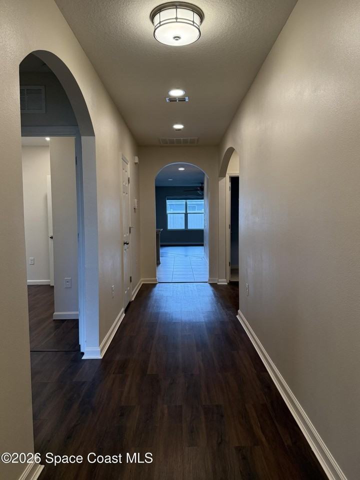 1070 Swiss Pointe Ln - Photo 3 of 19