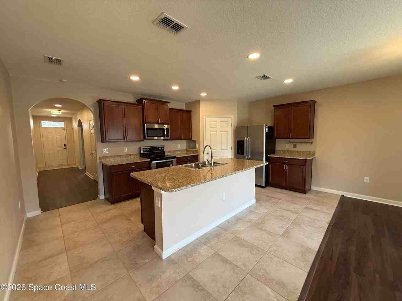 1070 Swiss Pointe Ln - Photo 5 of 19