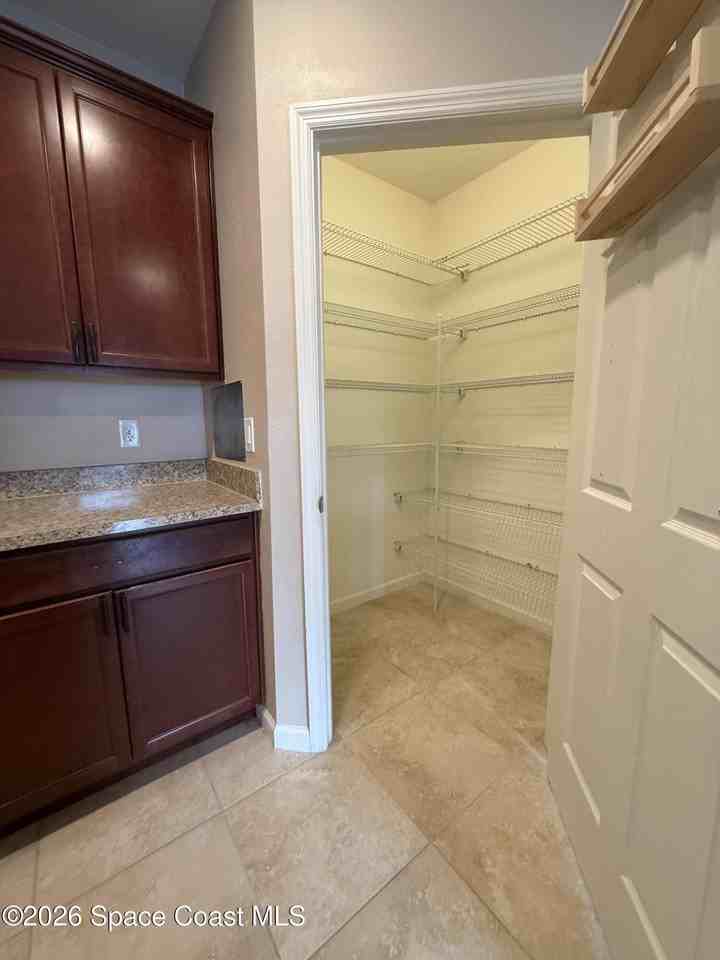 1070 Swiss Pointe Ln - Photo 6 of 19