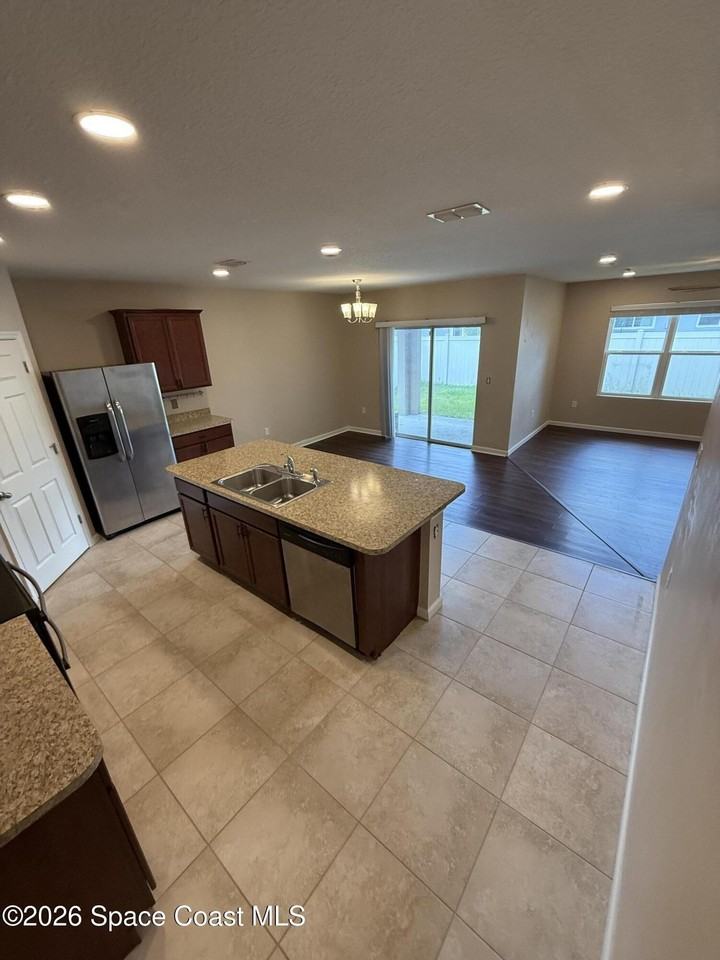1070 Swiss Pointe Ln - Photo 7 of 19