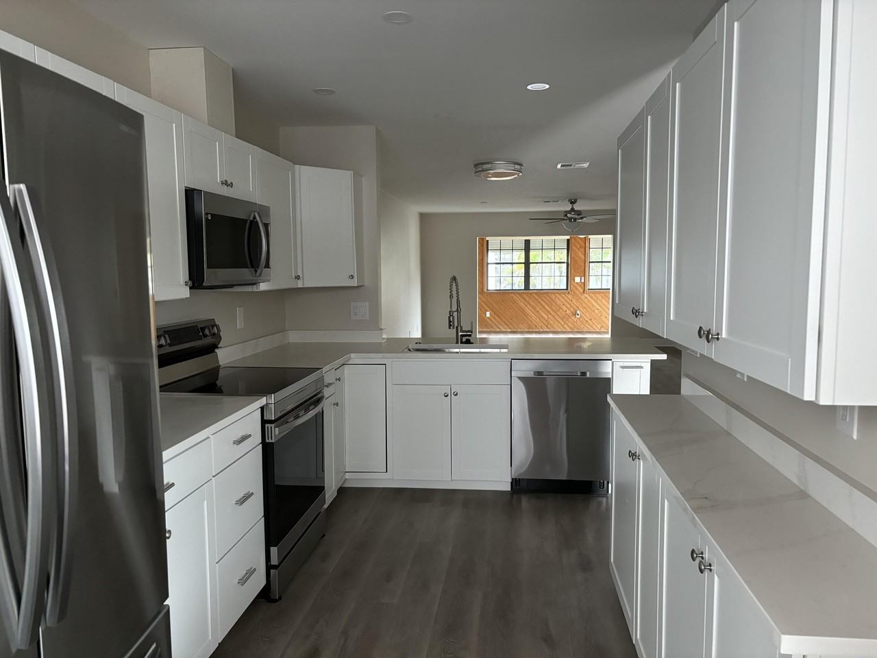 255 Paradise Blvd #18 - Photo 7 of 17