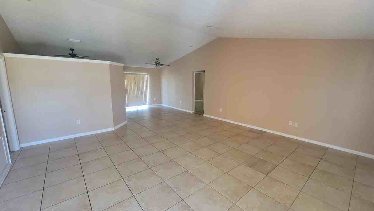 1837 Heartwellville St Nw - Photo 2 of 14