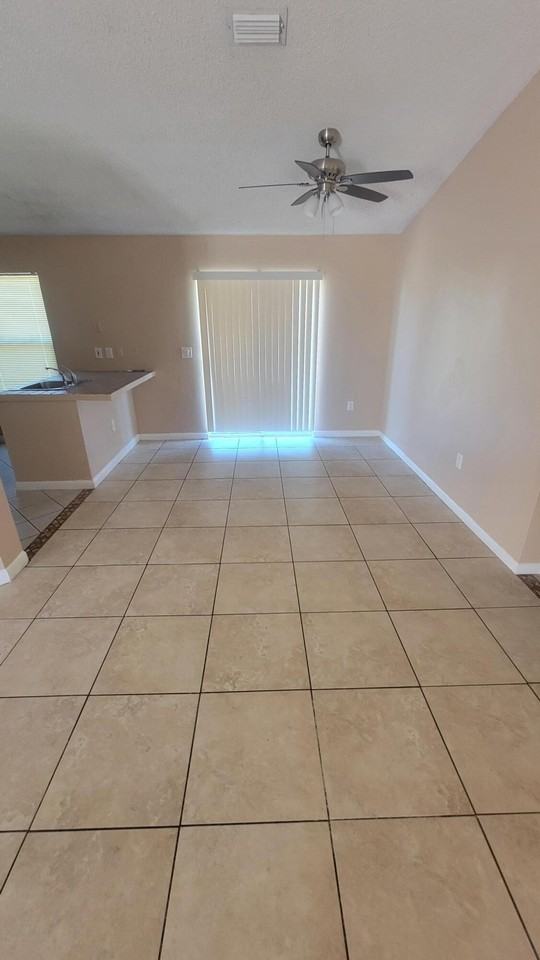 1837 Heartwellville St Nw - Photo 3 of 14
