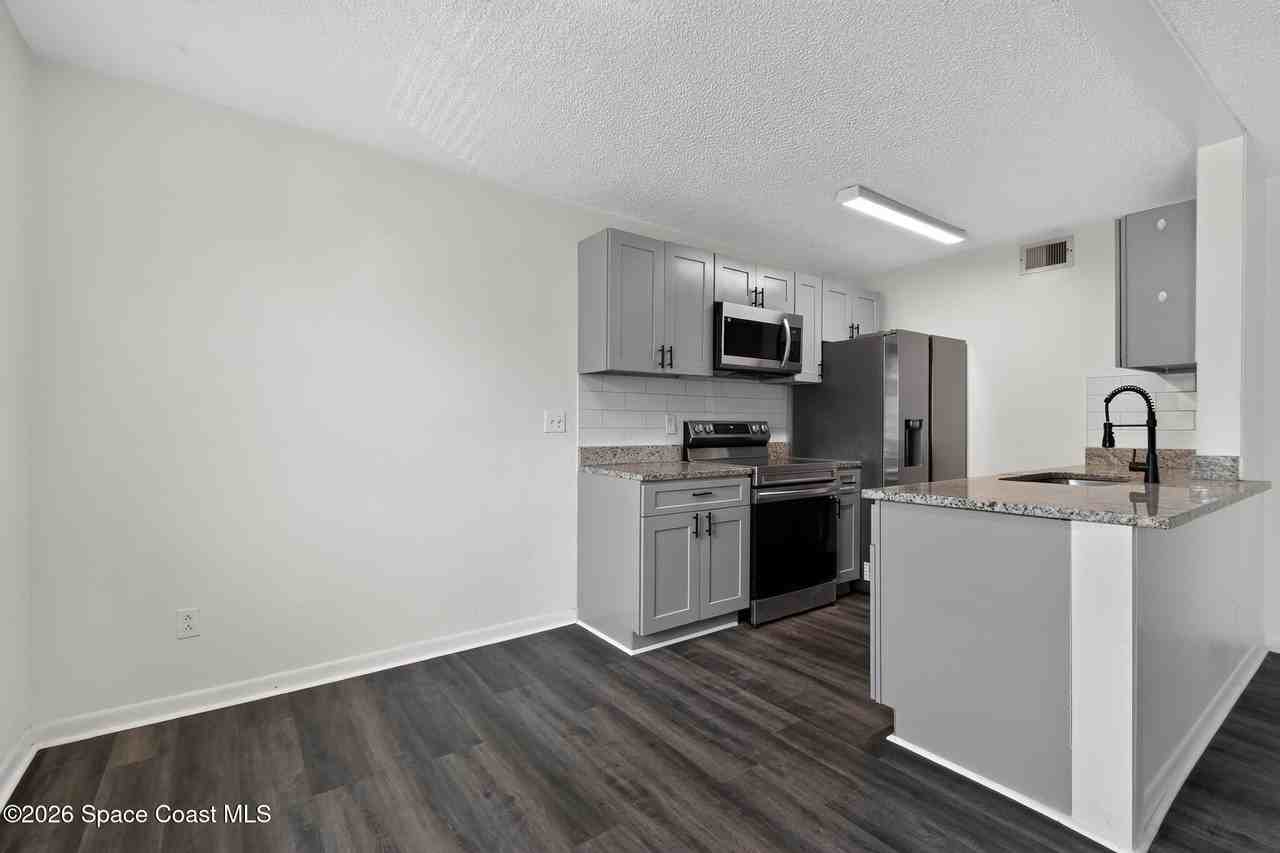 451 Mercury Ave Se #201 - Photo 4 of 18
