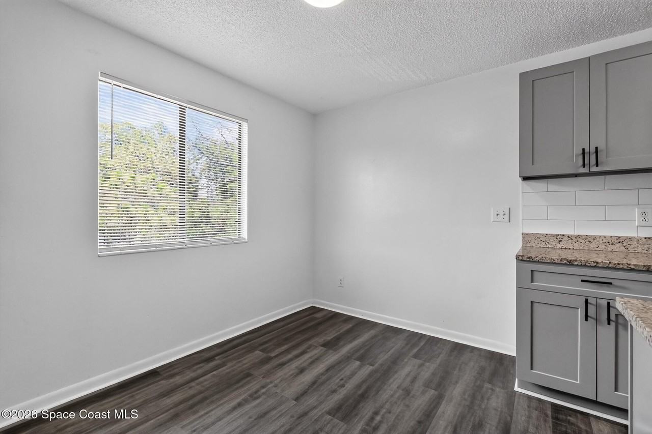 451 Mercury Ave Se #201 - Photo 7 of 18