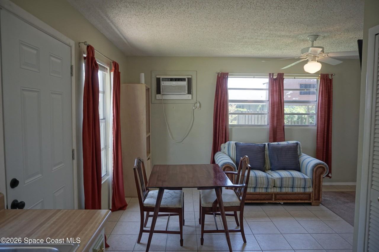 1423 Jasper Ave Nw - Photo 5 of 18