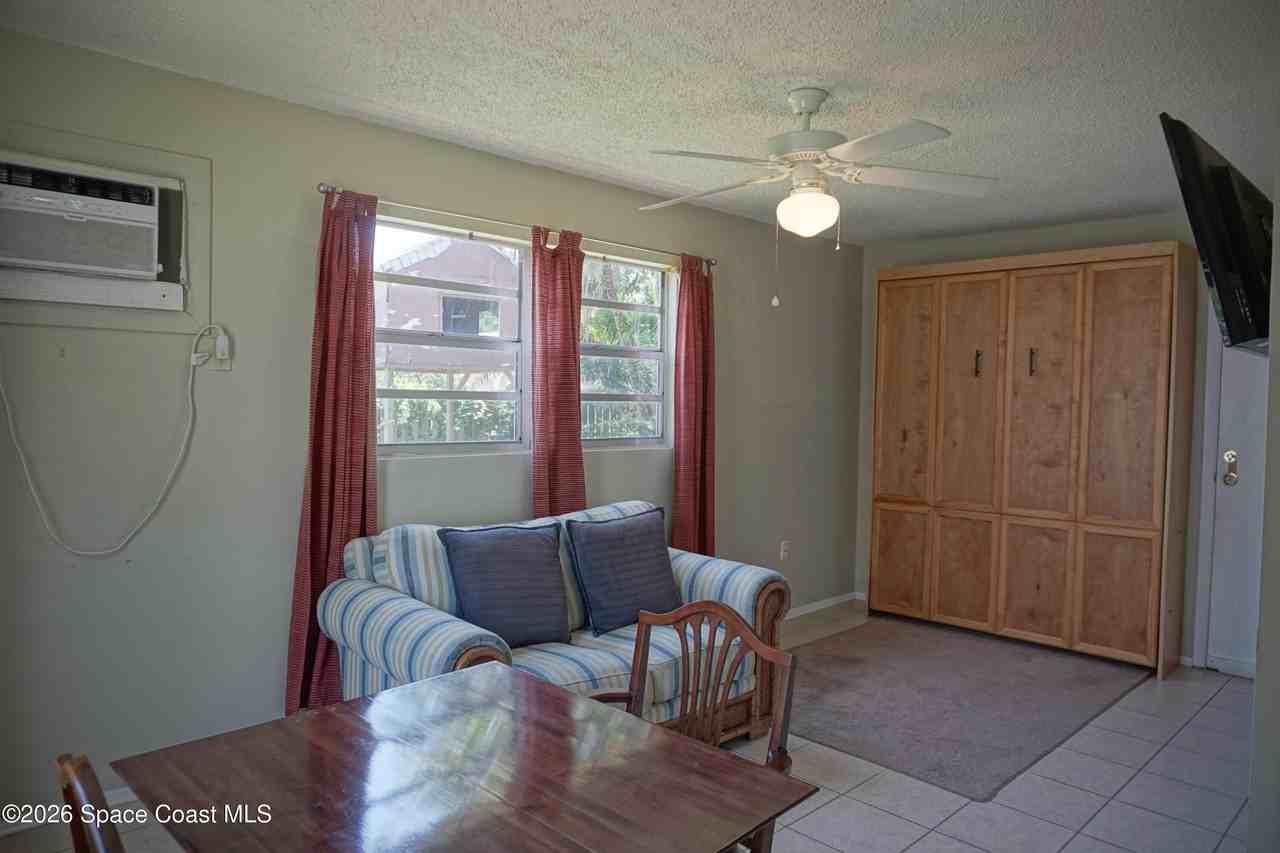 1423 Jasper Ave Nw - Photo 6 of 18