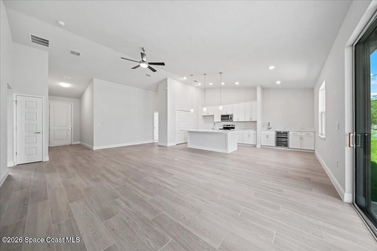 407 Cellini Ave Ne - Photo 6 of 50