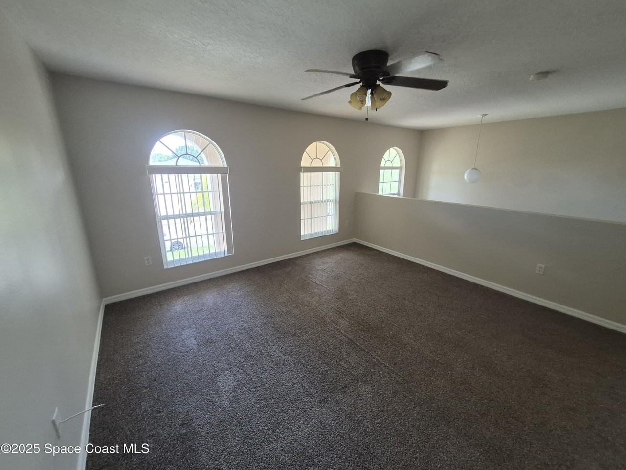2109 Maeve Cir - Photo 7 of 16