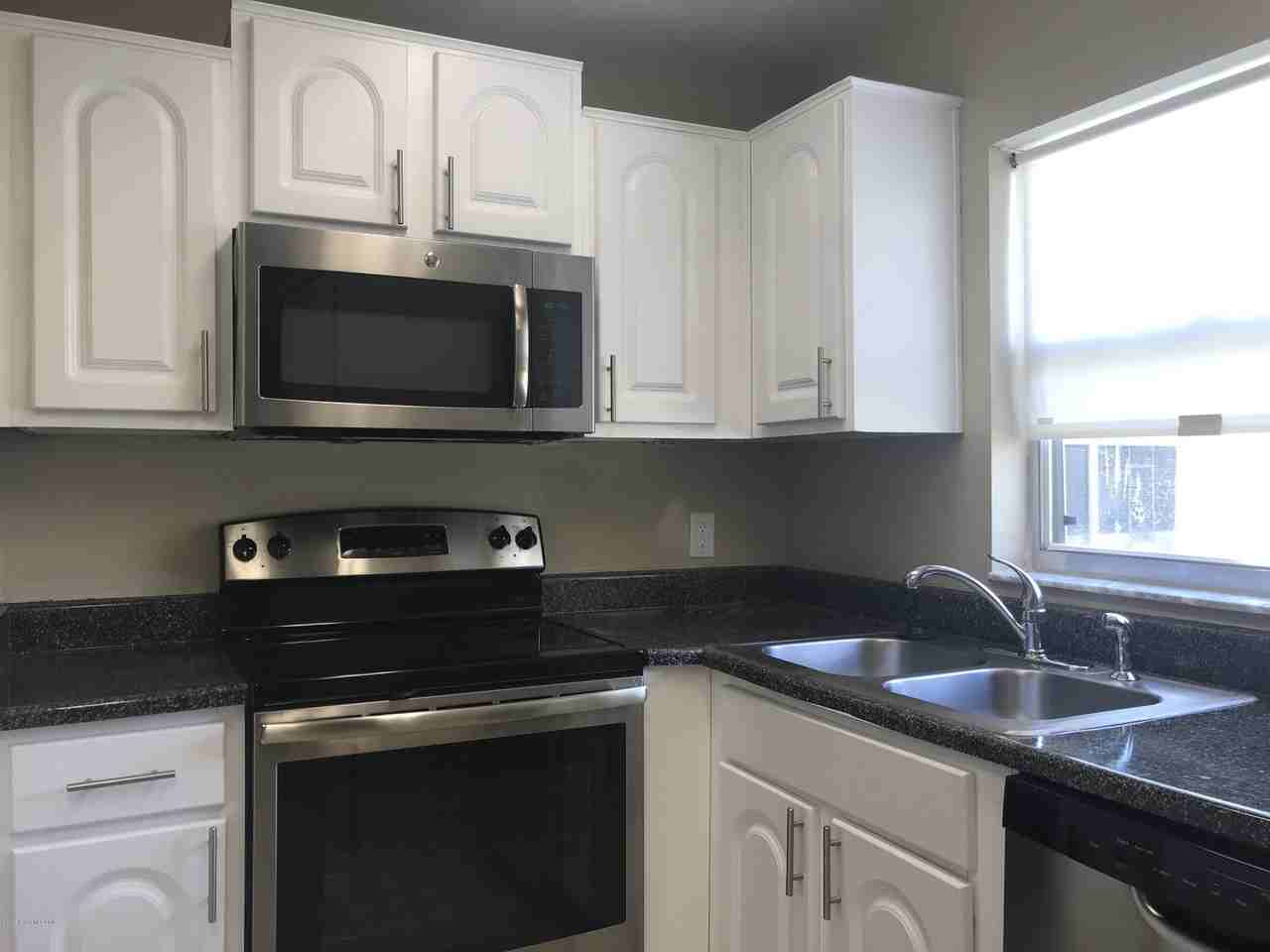 101 Summer Pl #1 - Photo 4 of 15