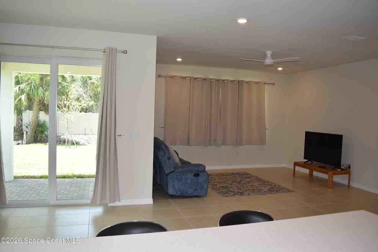 5039 Sunnytime St - Photo 4 of 46