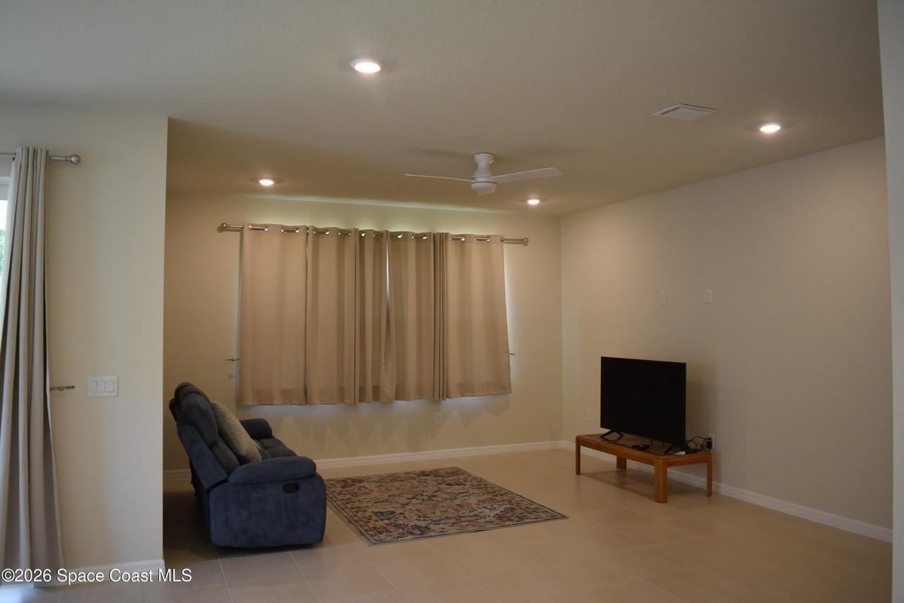 5039 Sunnytime St - Photo 5 of 46