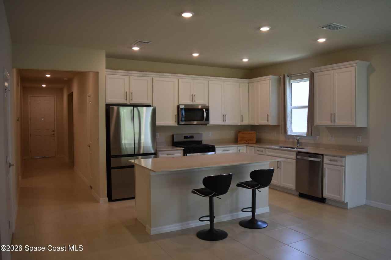 5039 Sunnytime St - Photo 6 of 46
