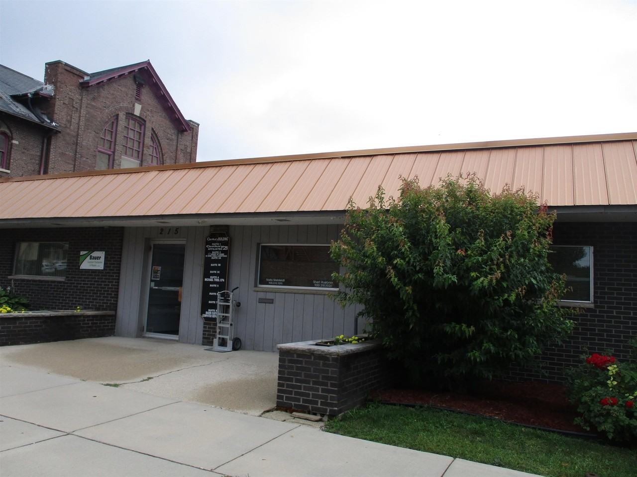 215 N Spring St - Photo 2 of 13