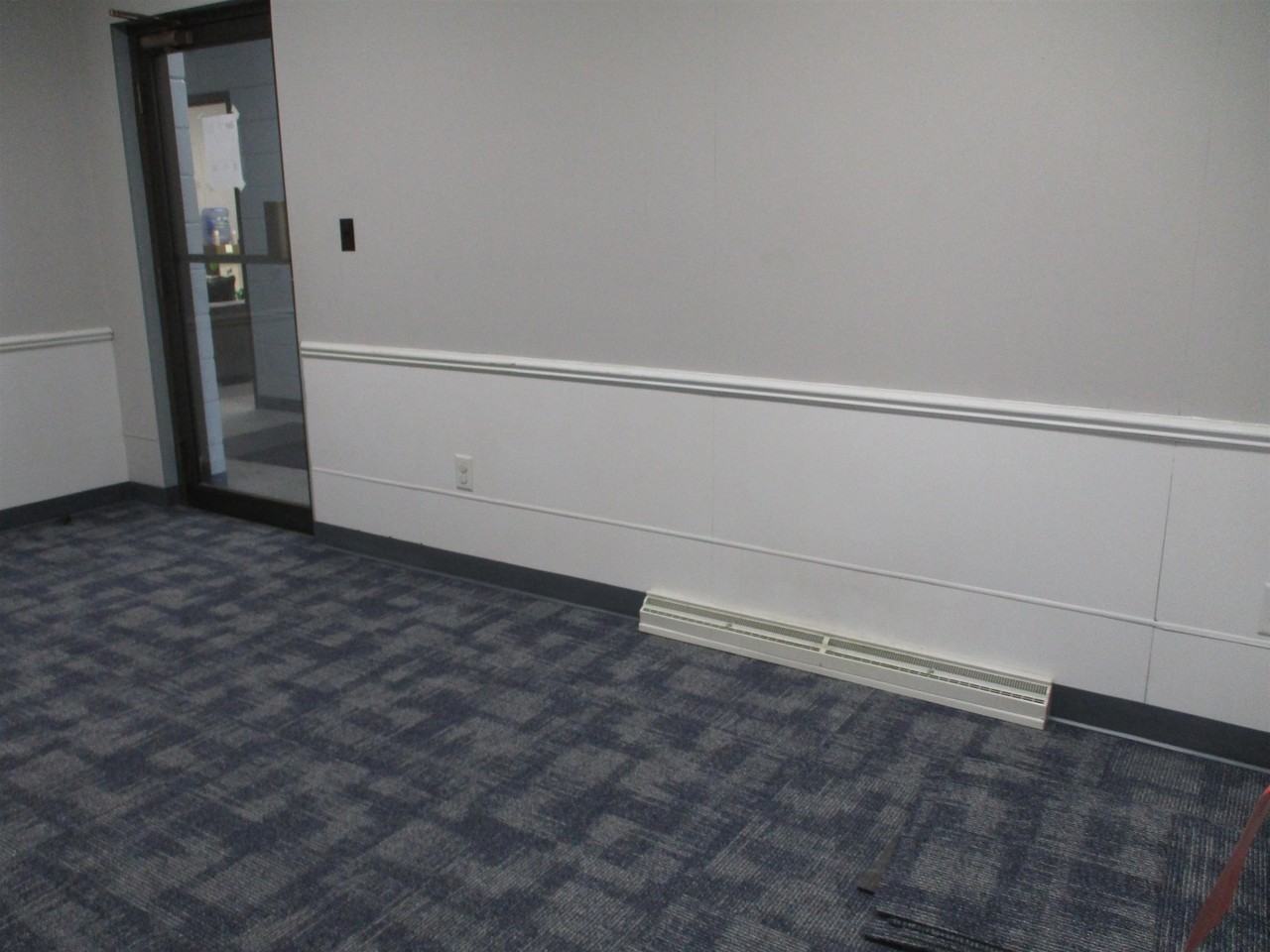 215 N Spring St - Photo 4 of 13