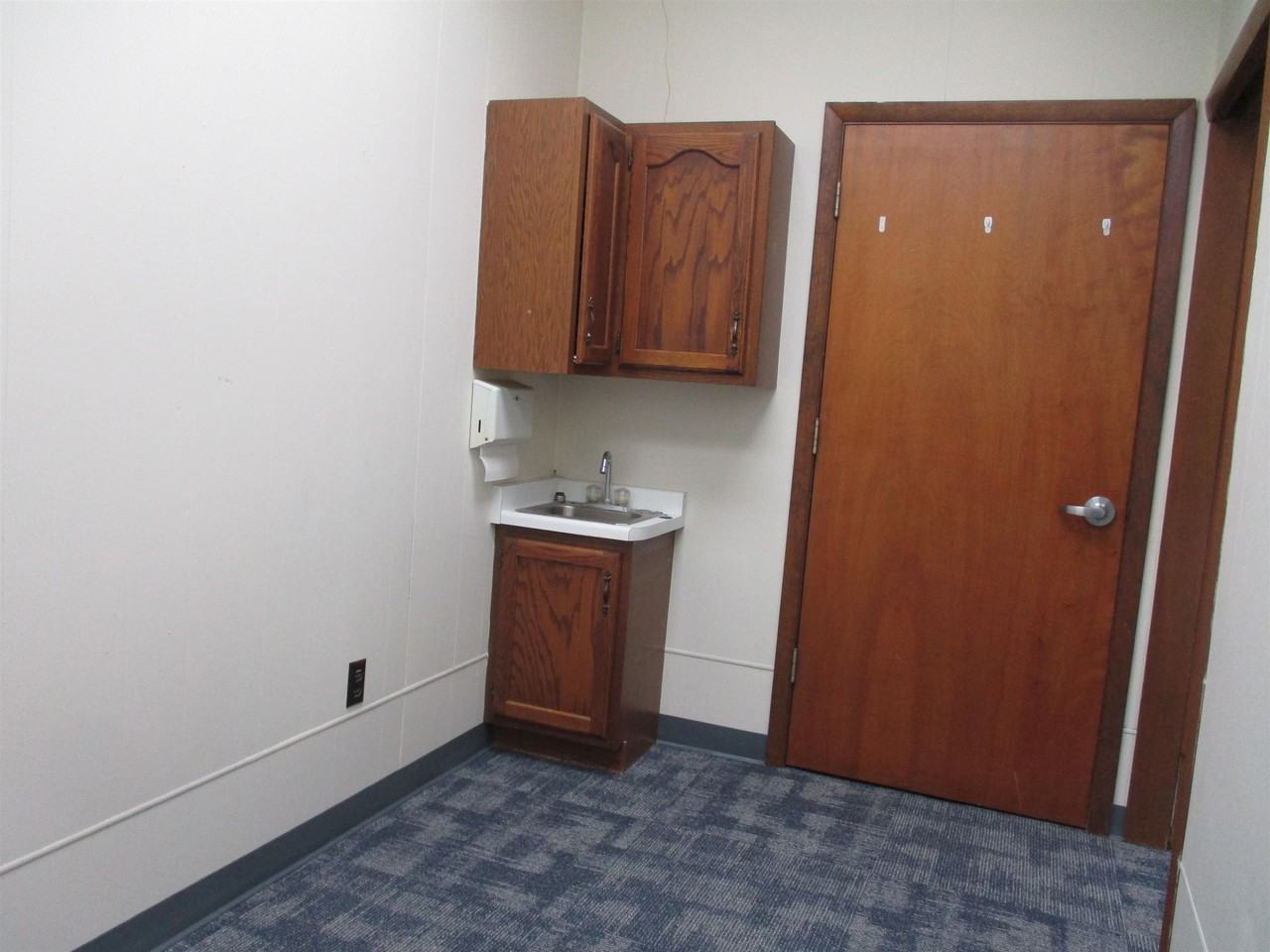 215 N Spring St - Photo 7 of 13