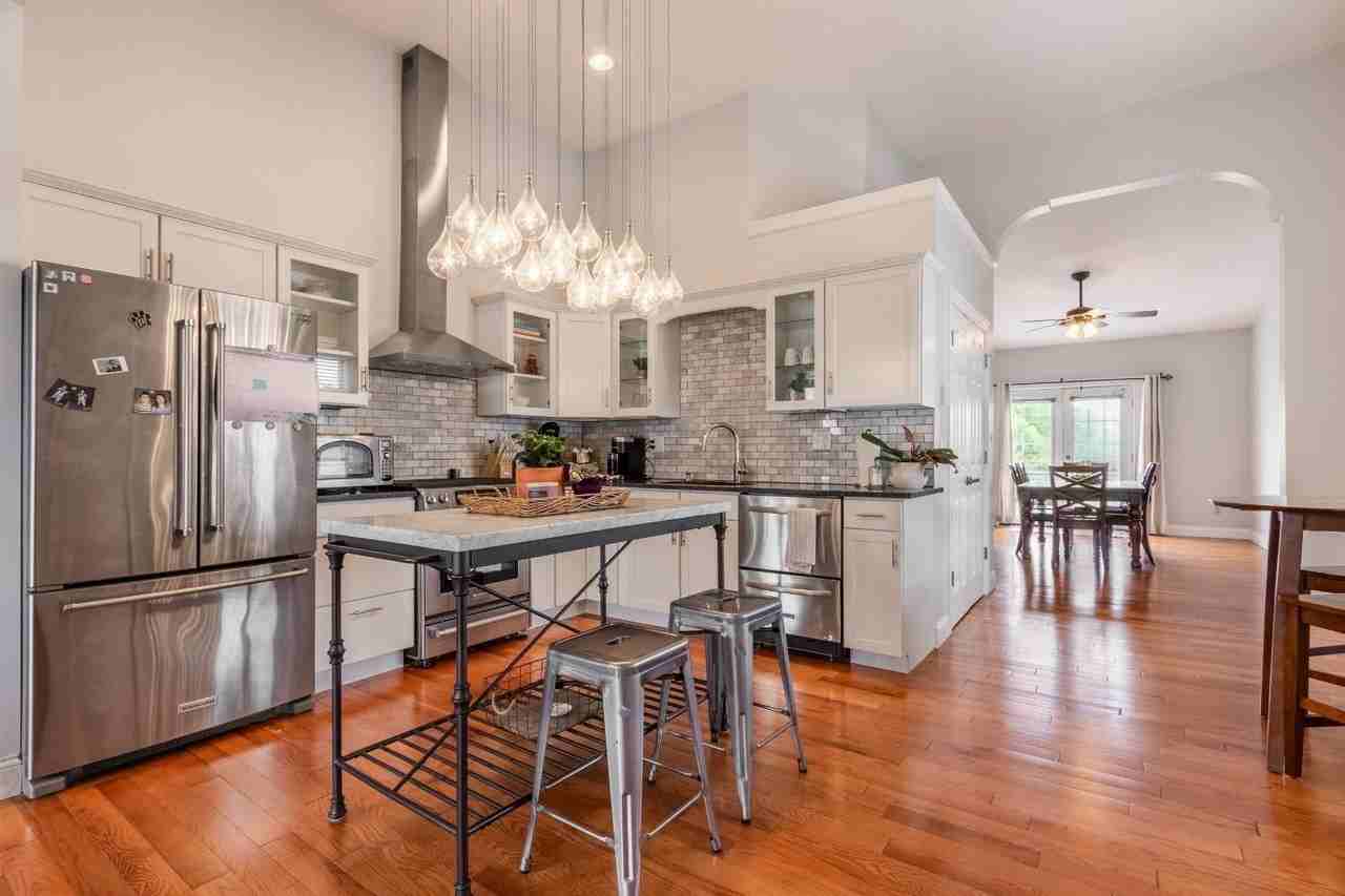 316 Walnut St - Photo 3 of 34