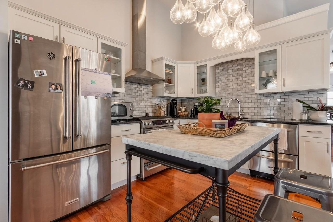 316 Walnut St - Photo 5 of 34