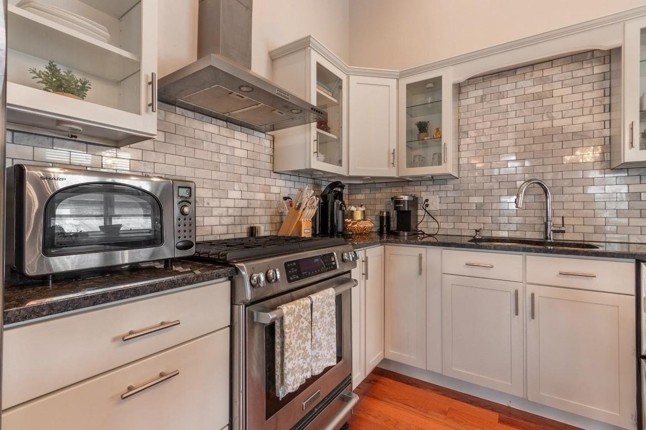 316 Walnut St - Photo 6 of 34