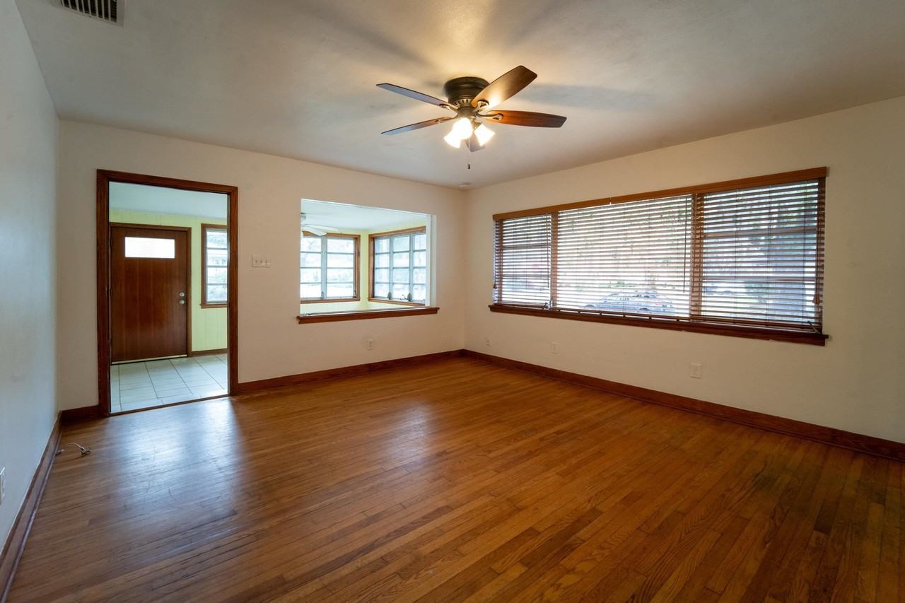 64 Fullerwood Dr - Photo 5 of 40
