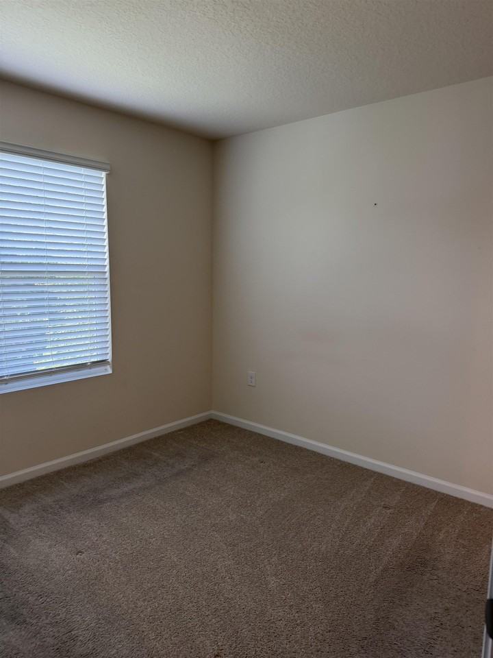 136 Whispering Brook Dr - Photo 4 of 12