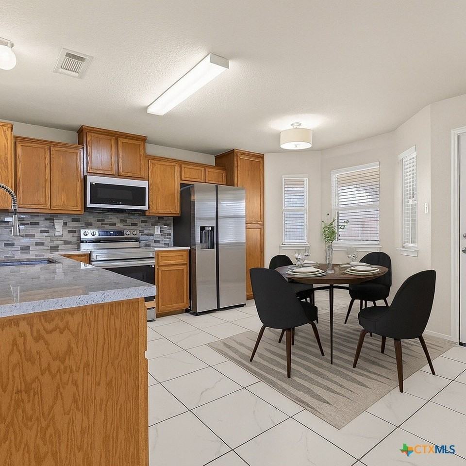 4703 Stonehaven Dr - Photo 6 of 36