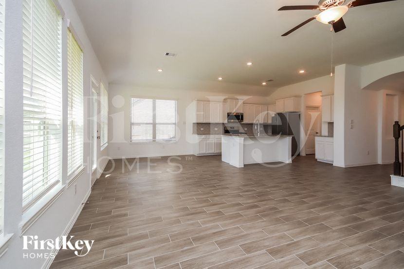 15122 Arlington Park Ave - Photo 4 of 15