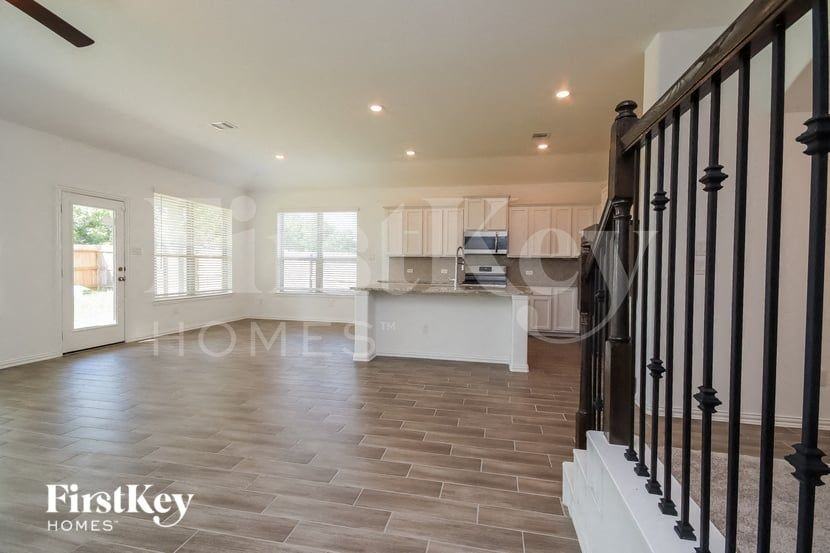 15122 Arlington Park Ave - Photo 5 of 15