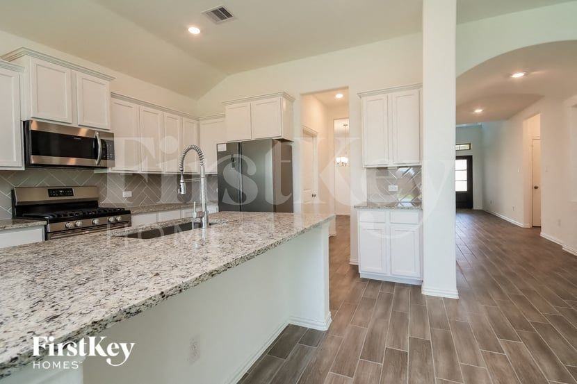 15122 Arlington Park Ave - Photo 7 of 15