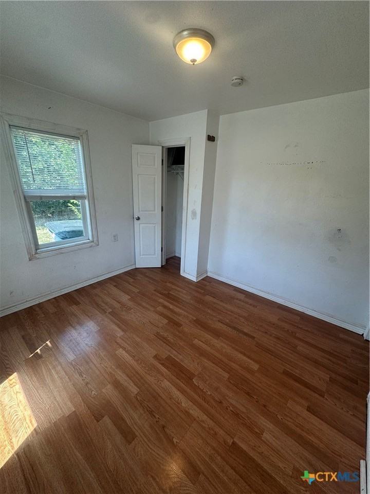 808 S Cameron St #A - Photo 6 of 11
