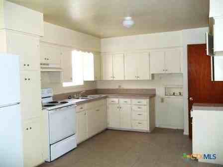 303 Margaret Lee St - Photo 4 of 10