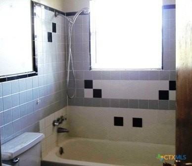 303 Margaret Lee St - Photo 6 of 10