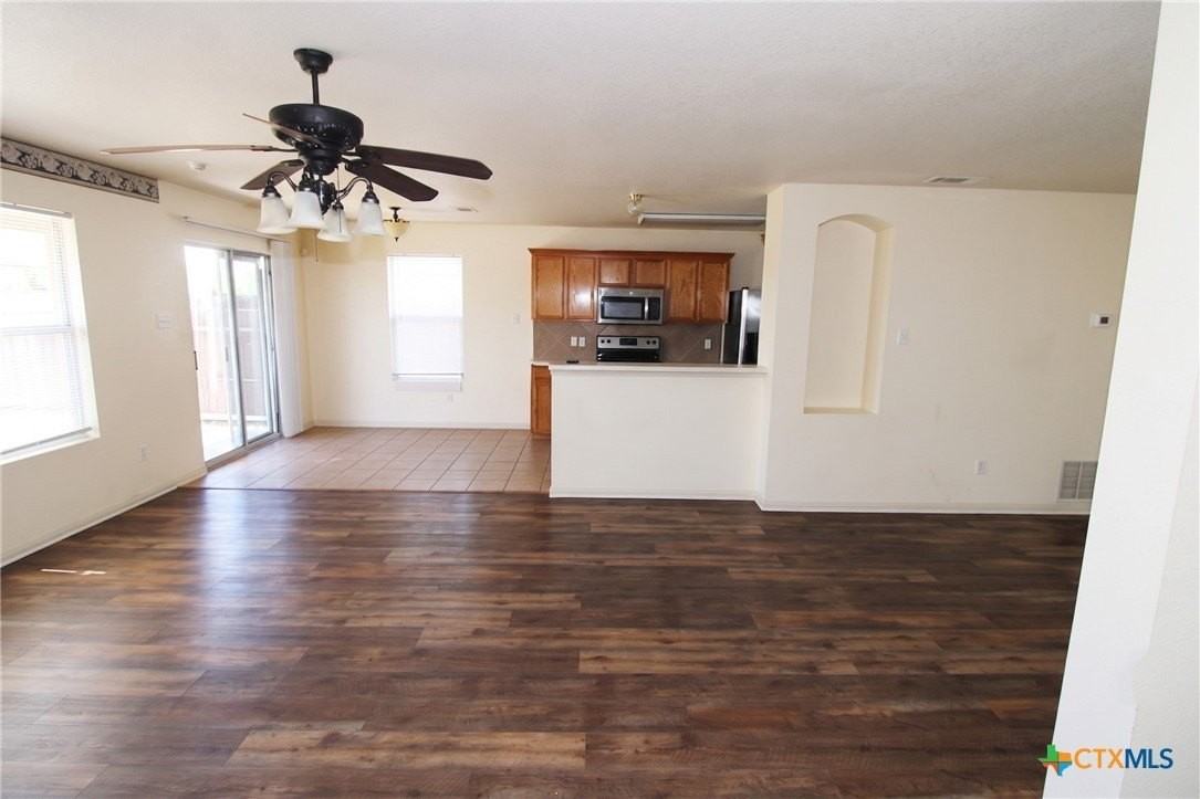 5707 Schneider Dr - Photo 3 of 8
