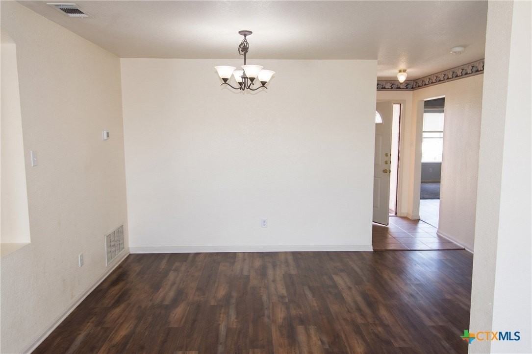 5707 Schneider Dr - Photo 4 of 8