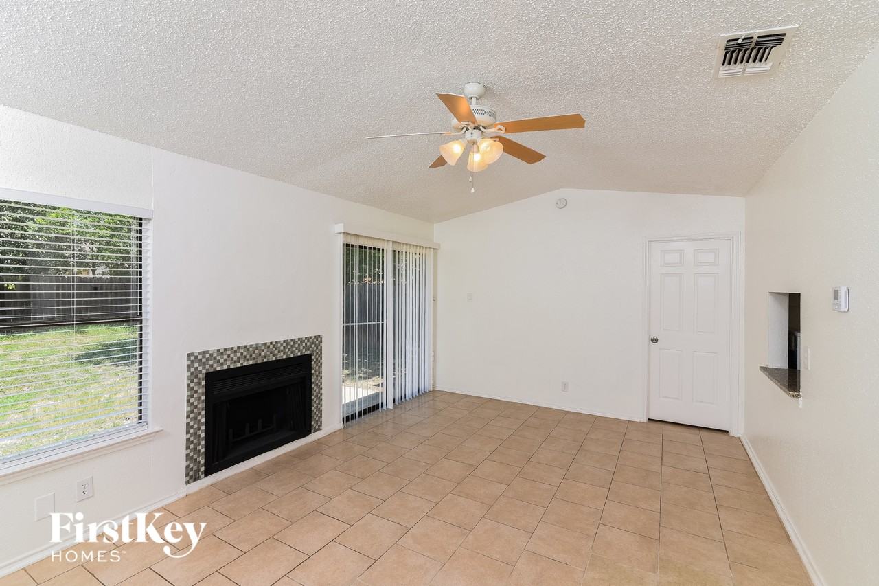 9419 Valley Rock - Photo 3 of 15