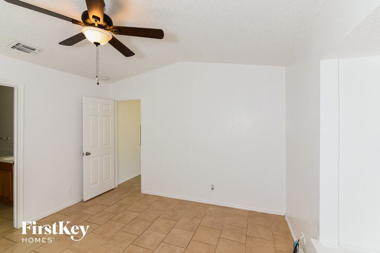 9419 Valley Rock - Photo 7 of 15