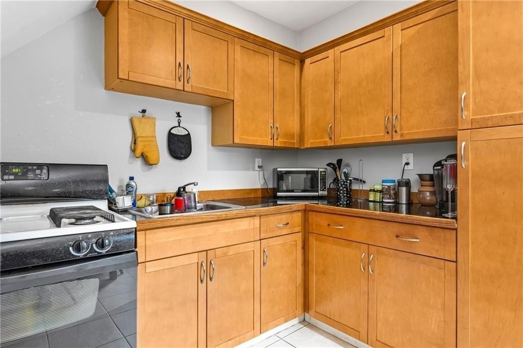 4 Poplar St #3 - Photo 5 of 13