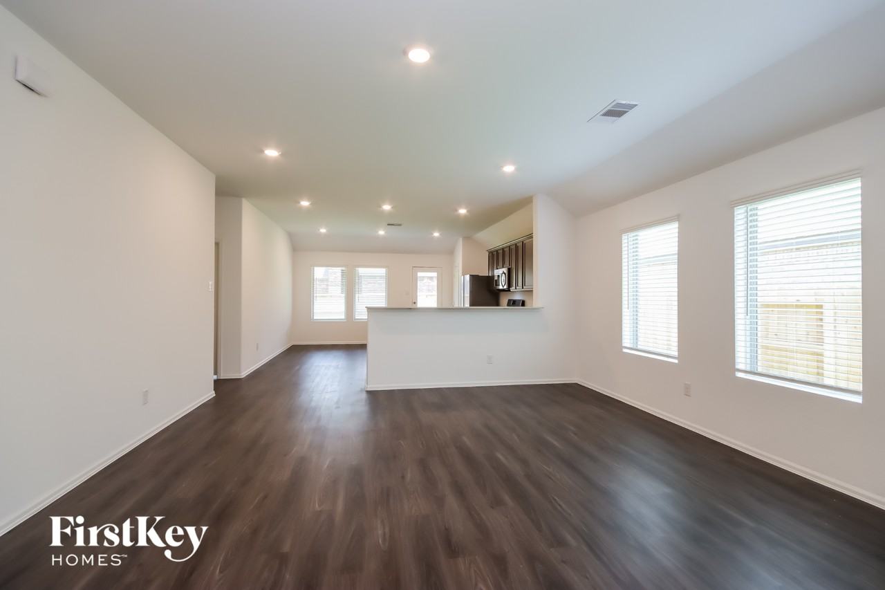 18909 Collina Way - Photo 3 of 15