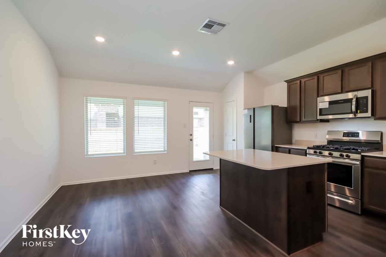18909 Collina Way - Photo 4 of 15