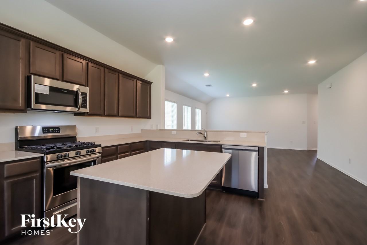 18909 Collina Way - Photo 5 of 15