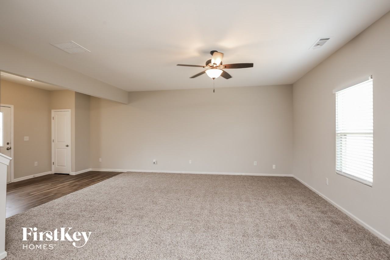 1447 Turning Leaf Ln - Photo 2 of 15