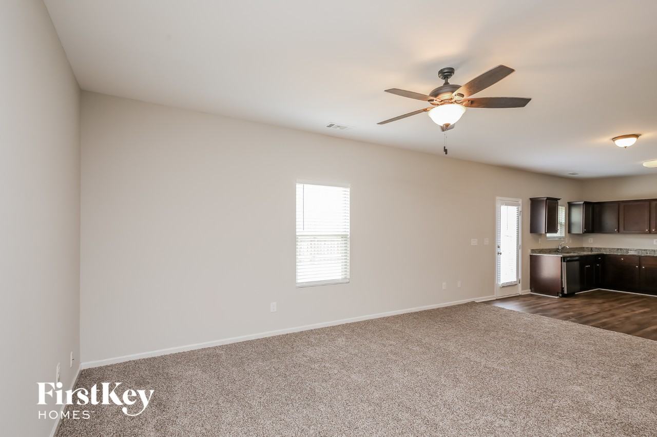 1447 Turning Leaf Ln - Photo 5 of 15
