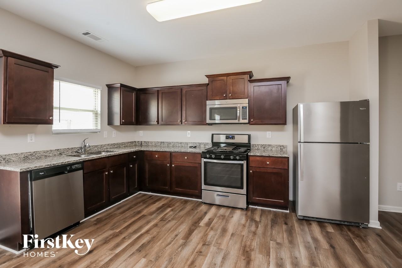 1447 Turning Leaf Ln - Photo 6 of 15